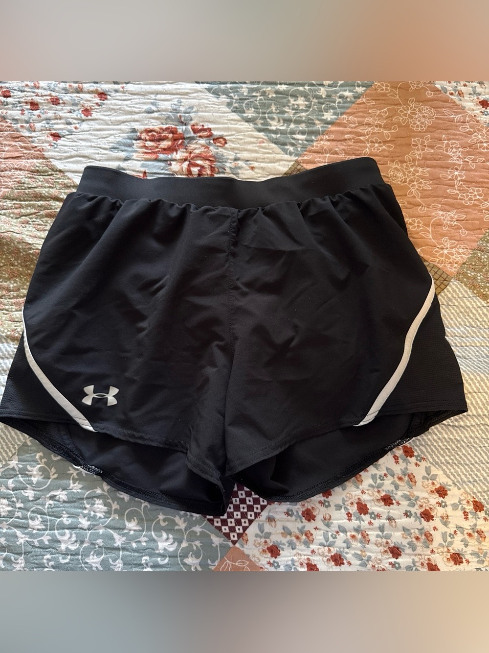 Under Armour Women’s Black Athletic Running Shorts size small